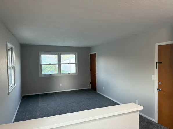 409 N Beech St APT 4, Normal, IL 61761