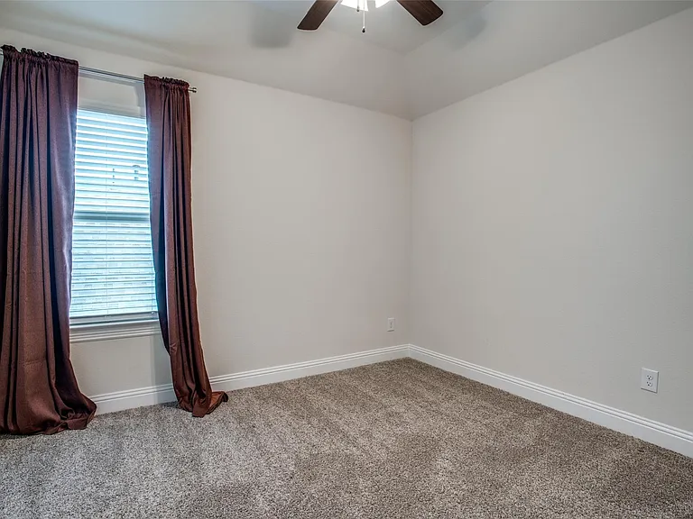 1304 Wildflower Way — Photo 16