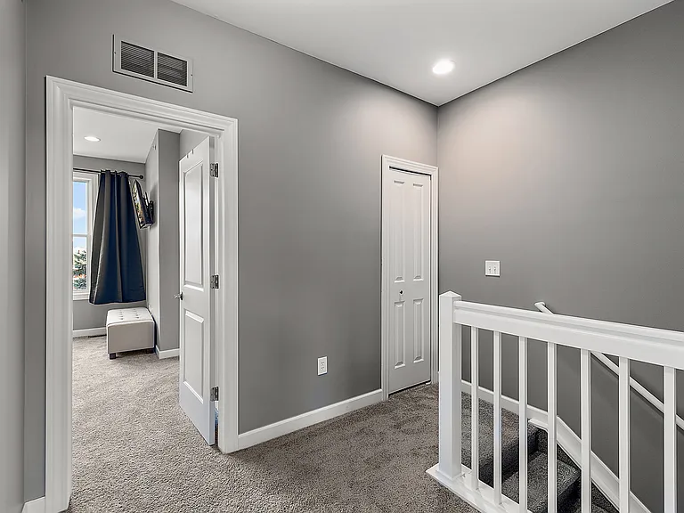 527 Lewis St — Photo 23