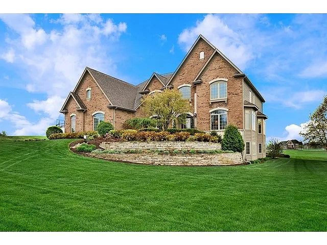 40W701 Willowbrook Ct photo 1