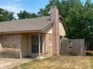 328 Spring Branch Ln, Kennedale, TX 76060