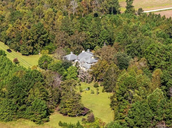 4605 Hickory Holt Rd., Galivants Ferry, SC 29544