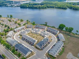 16751 River View Cir, Bristol, PA 19007