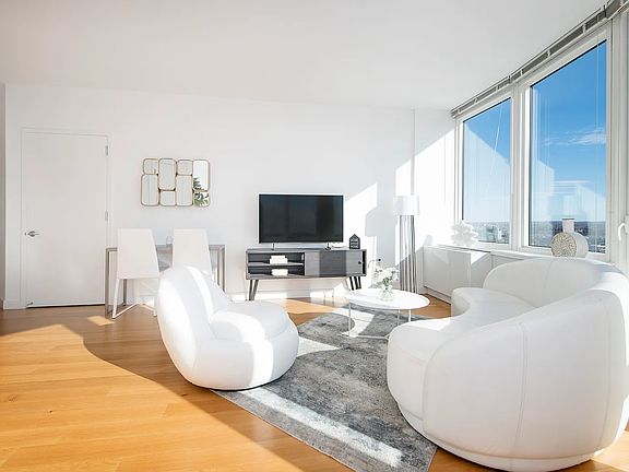 3rd image of 6155 Junction Blvd #11Q