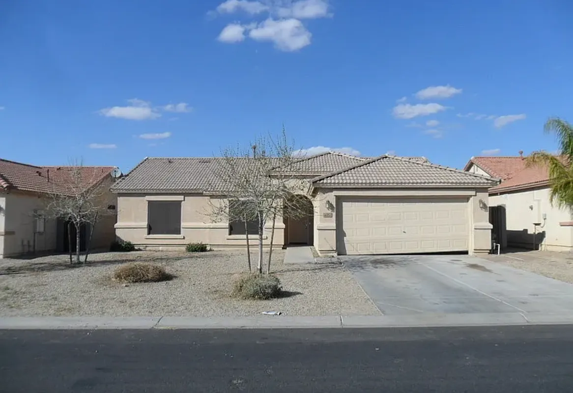 3 bed, 2.5 bath, 1698 sqft, $1,700 — Photo 1