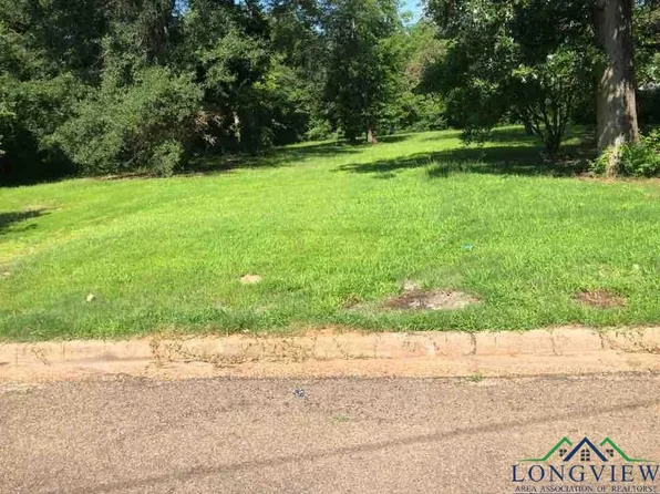 127 Sidney St, Longview, TX 75602