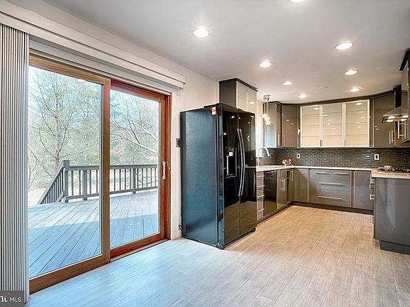 Eating Space in Kitchen