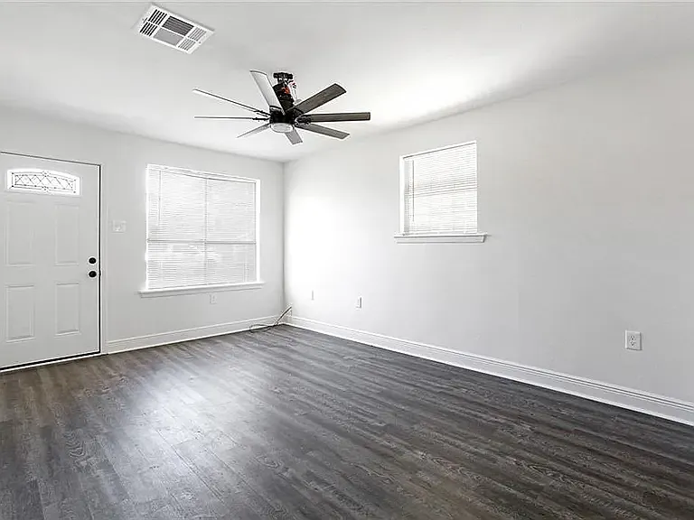 1536 Redwood Dr — Photo 4