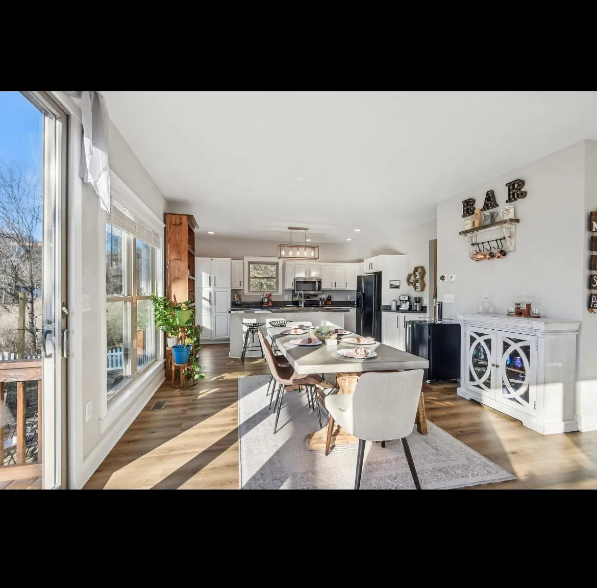 3 bed, 1920 sqft, $3,750 — Photo 3