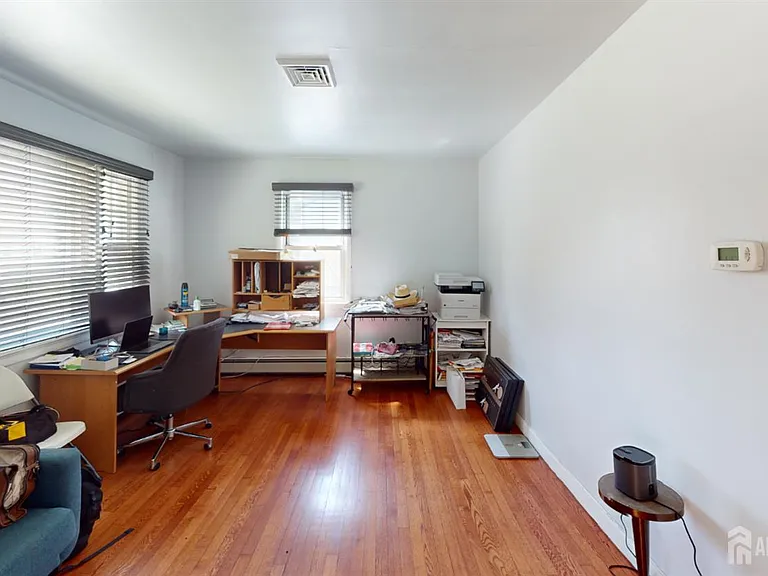 22 Wilson Ave — Photo 14