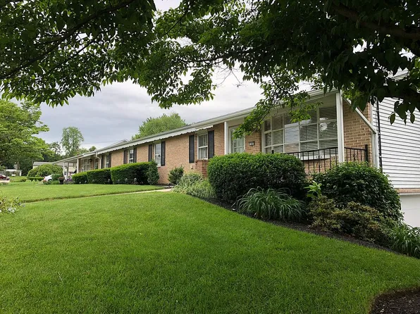1305 Well Dr, Camp Hill, PA 17011