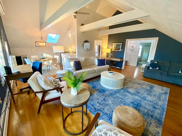 141 Narragansett Ave #3B — Photo 1
