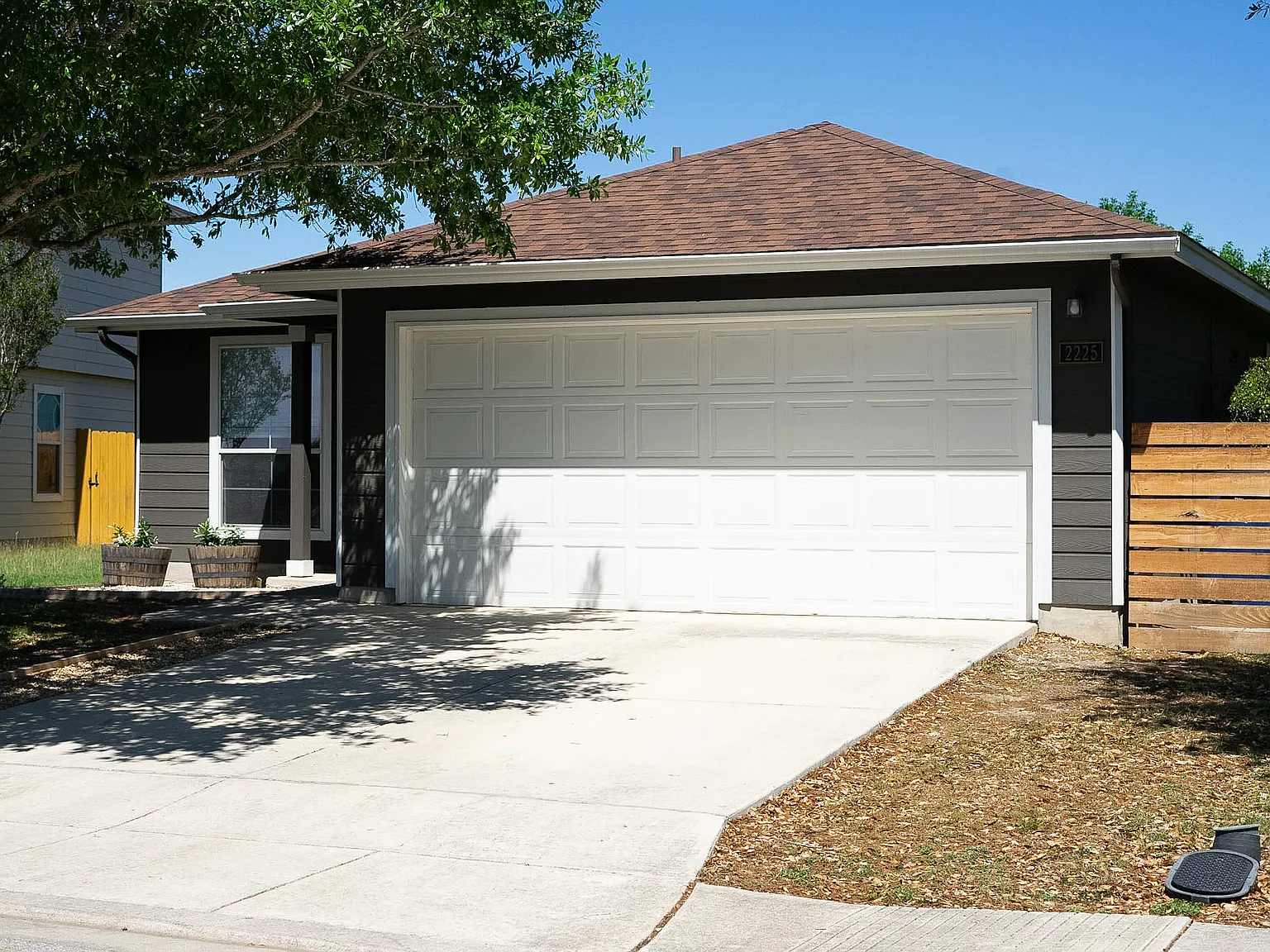 3 bed, 1563 sqft, $1,795 — Photo 1