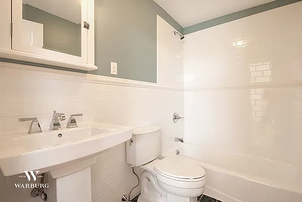 Rented by Warburg | media 23