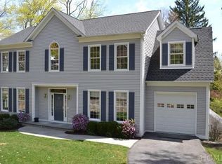 31 Mountain Rd, Pleasantville, NY 10570