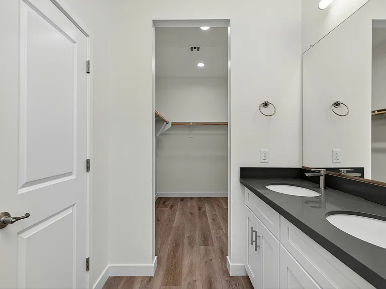 Woodgate Townhomes — Photo 14