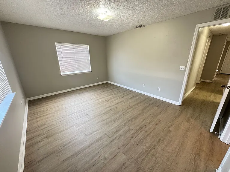 817 Eastern Ave — Photo 32