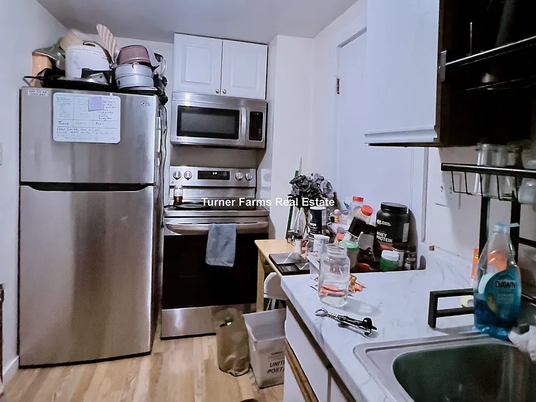 76 College Ave #R — Photo 3