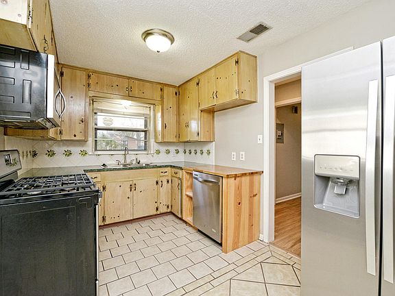 3rd image of 7606 Tisdale Dr