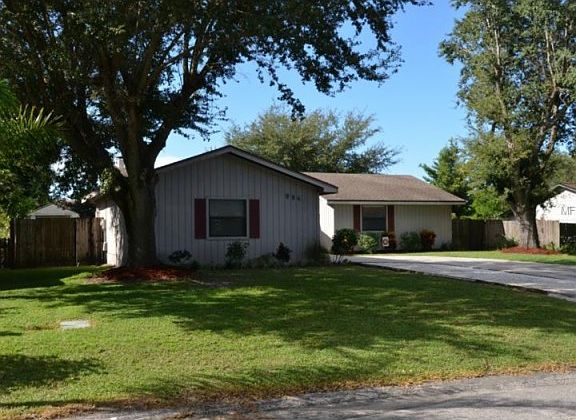 2nd image of 994 Willowbrook Ct
