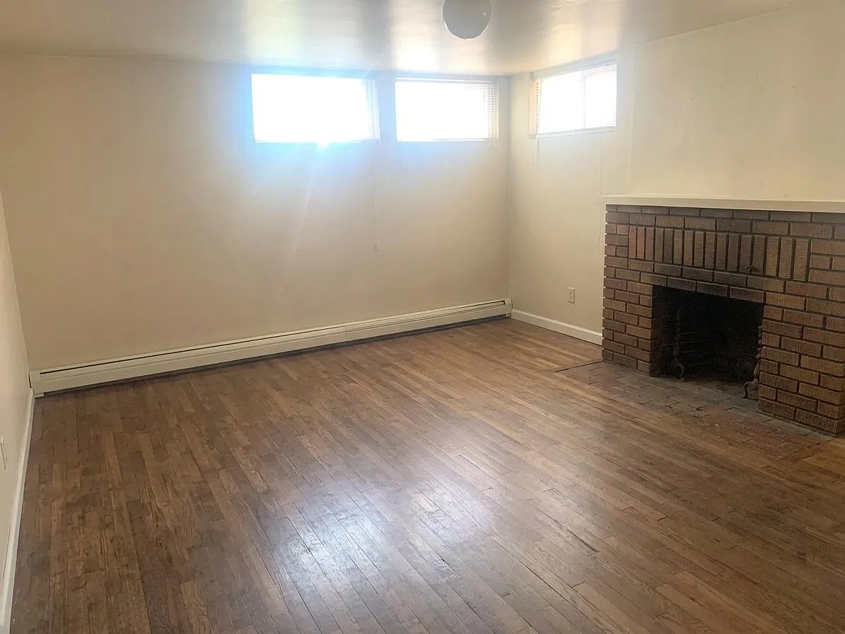 2 bed, 1000 sqft, $1,600 — Photo 3