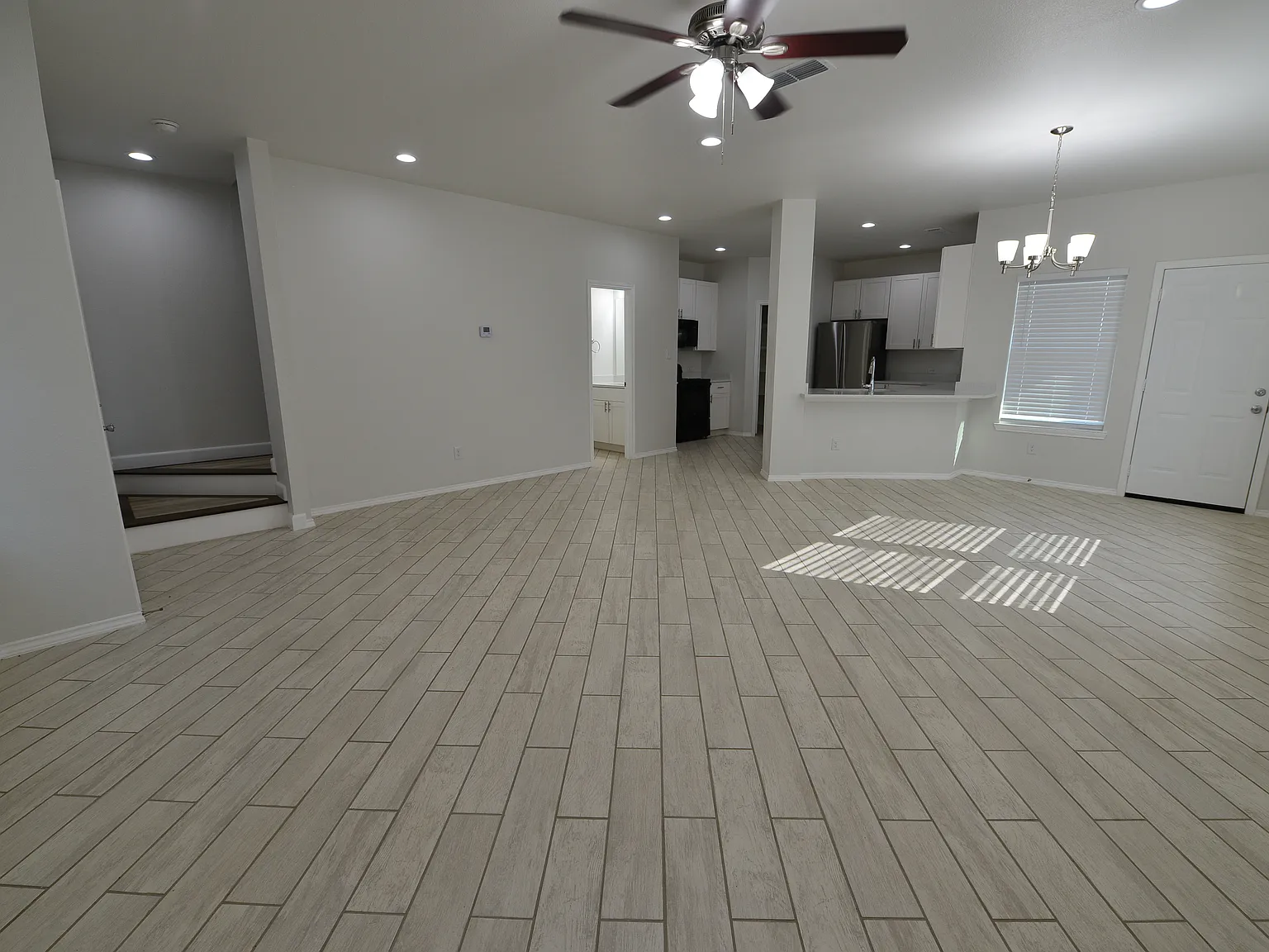3 bed, 2.5 bath, 1400 sqft, $2,245 — Photo 4