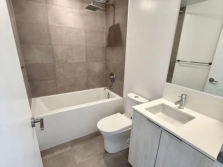 8 Wellesley St W #3209 — Photo 9