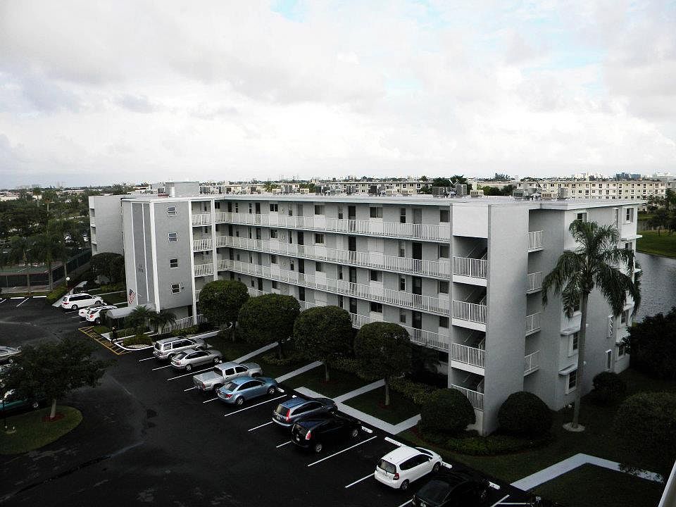 1st image of 2226 N Cypress Bend Dr APT 302