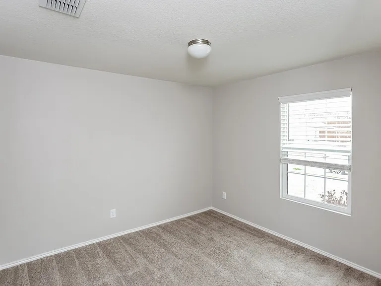 5537 Berea St — Photo 11