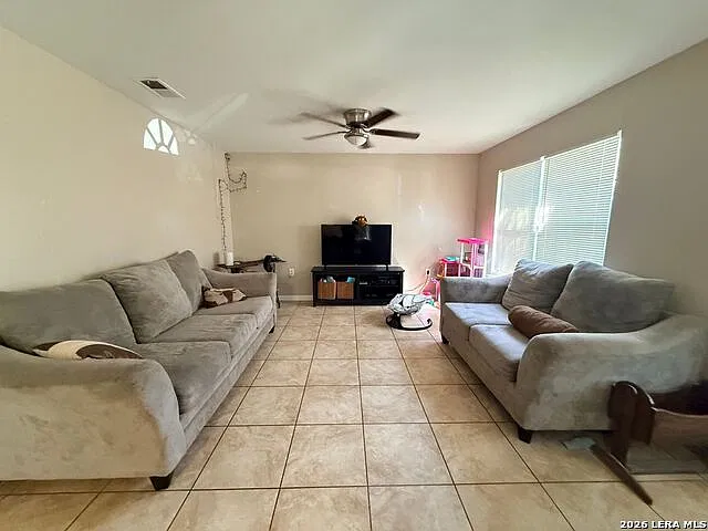 4 bed, 2.0 bath, 1227 sqft, $1,495 — Photo 4