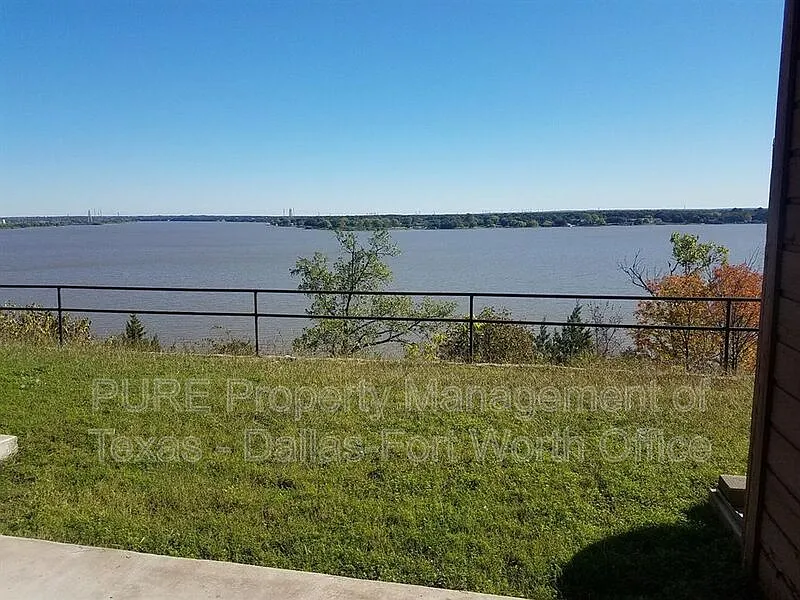1 bed, 1.0 bath, 555 sqft, $975 — Photo 1