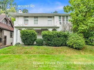 1515 Rydalmount Rd, Cleveland Heights, OH 44118