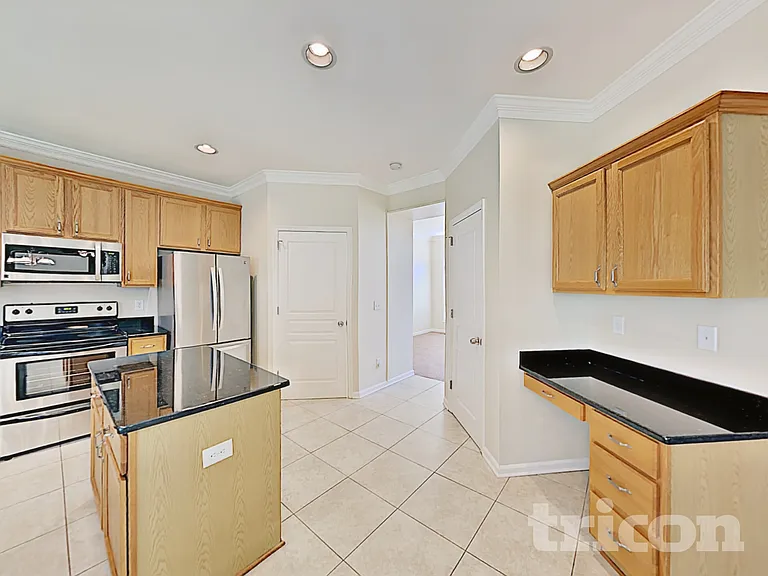 1267 Buckingham Cir — Photo 9