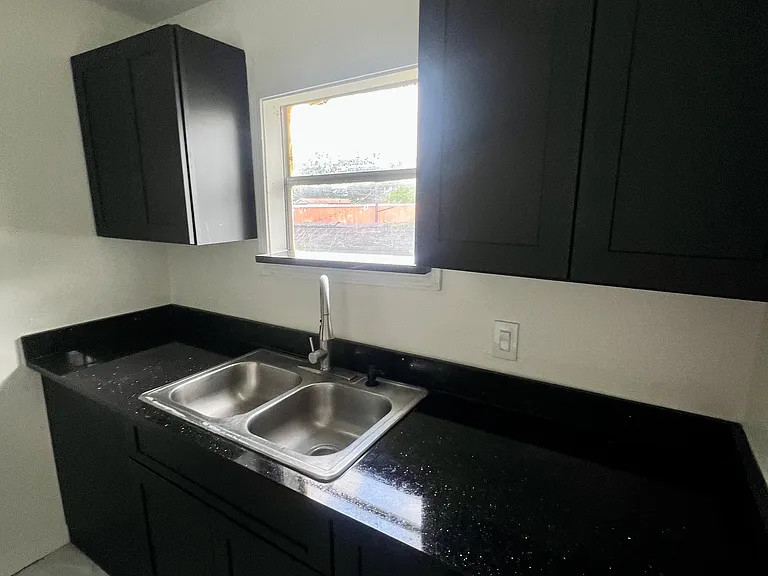 4518 New Orleans St #4 — Photo 4