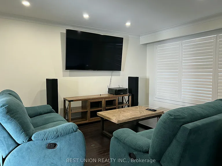 41 Lavina Cres — Photo 5