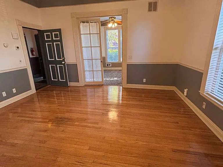 1105 1st Ave NE #2 — Photo 9