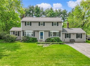 33 Parkview Dr, Avon, CT 06001