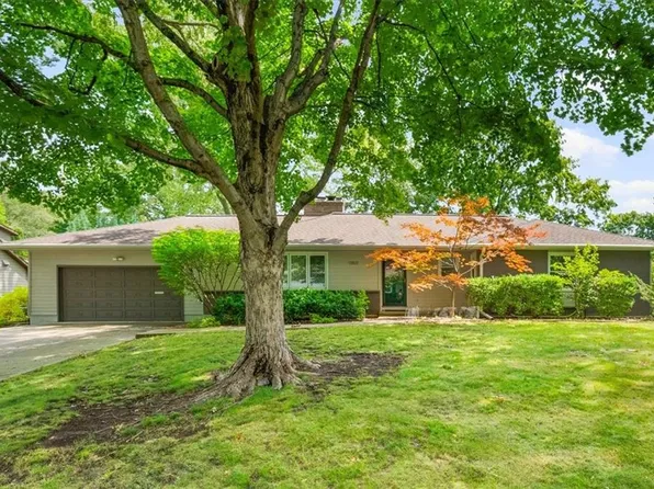 8809 Norwood Dr, Leawood, KS 66206