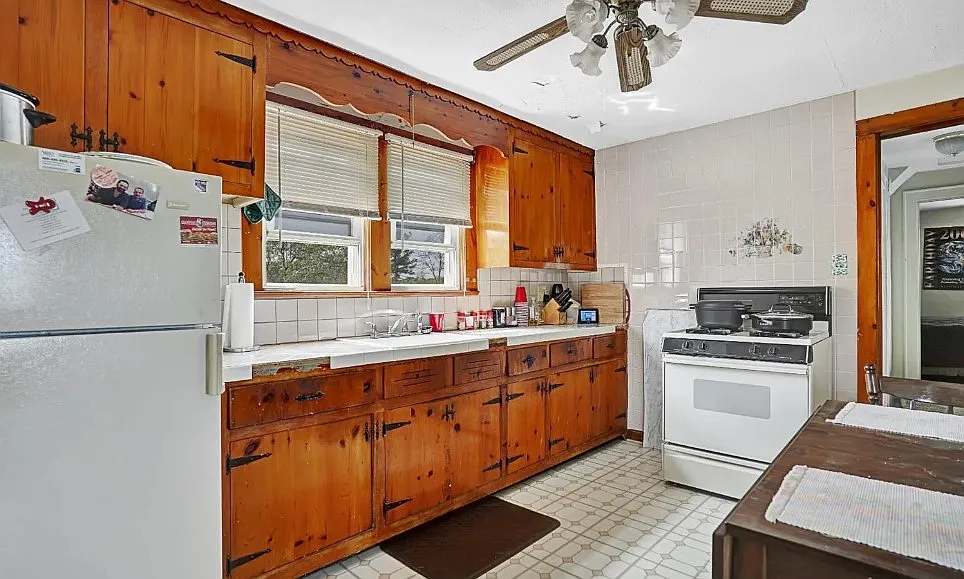 2 bed, 800 sqft, $2,500 — Photo 2