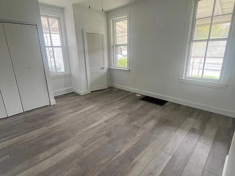 762 Broad St #B-1 — Photo 19