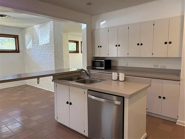 722 S Harrison St — Photo 8
