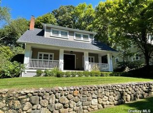 24 Soundview Rd, Huntington, NY 11743