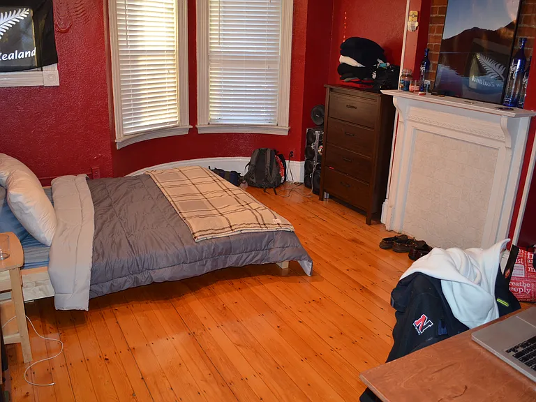 18 Warwick St #1 — Photo 6