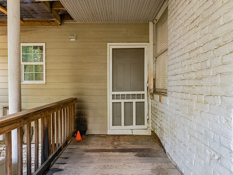 512 Caroline St #1 — Photo 9