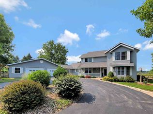 8841 N High Ridge Rd, East Dubuque, IL 61025