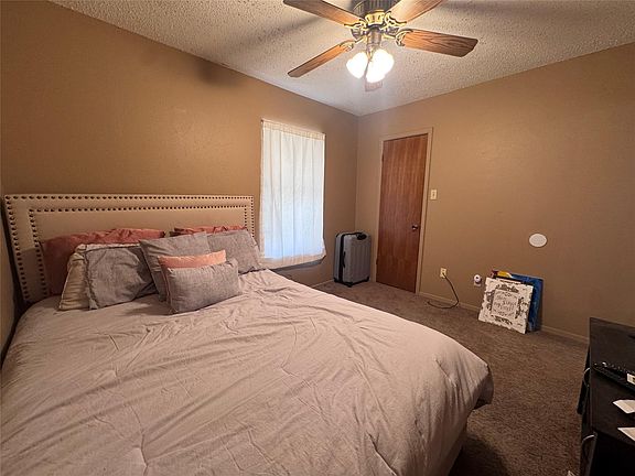 5th image of 105 W Rutherford St