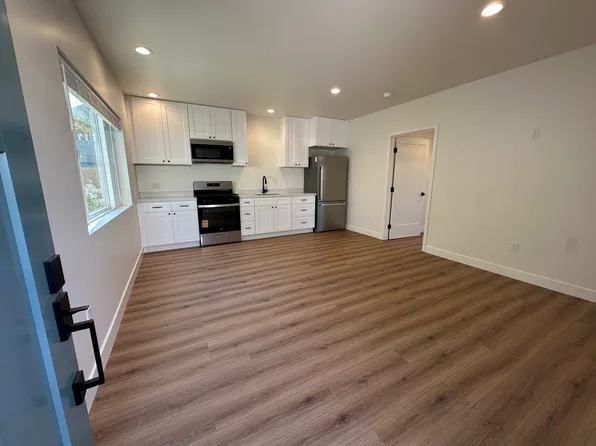 52 W Center St #C, Ventura, CA 93001