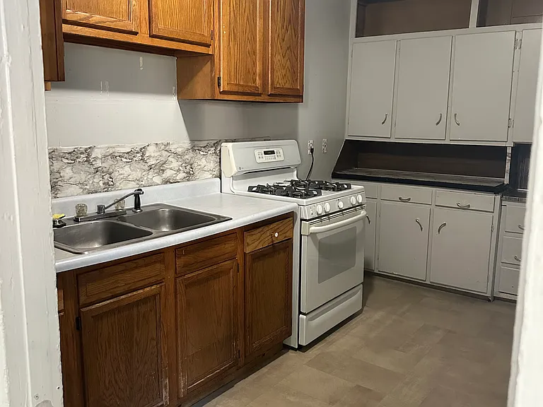 118 Madison St #B — Photo 1