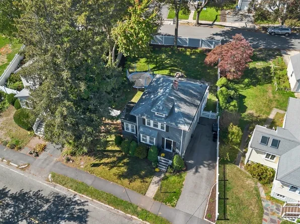 207 Park St, Stoneham, MA 02180