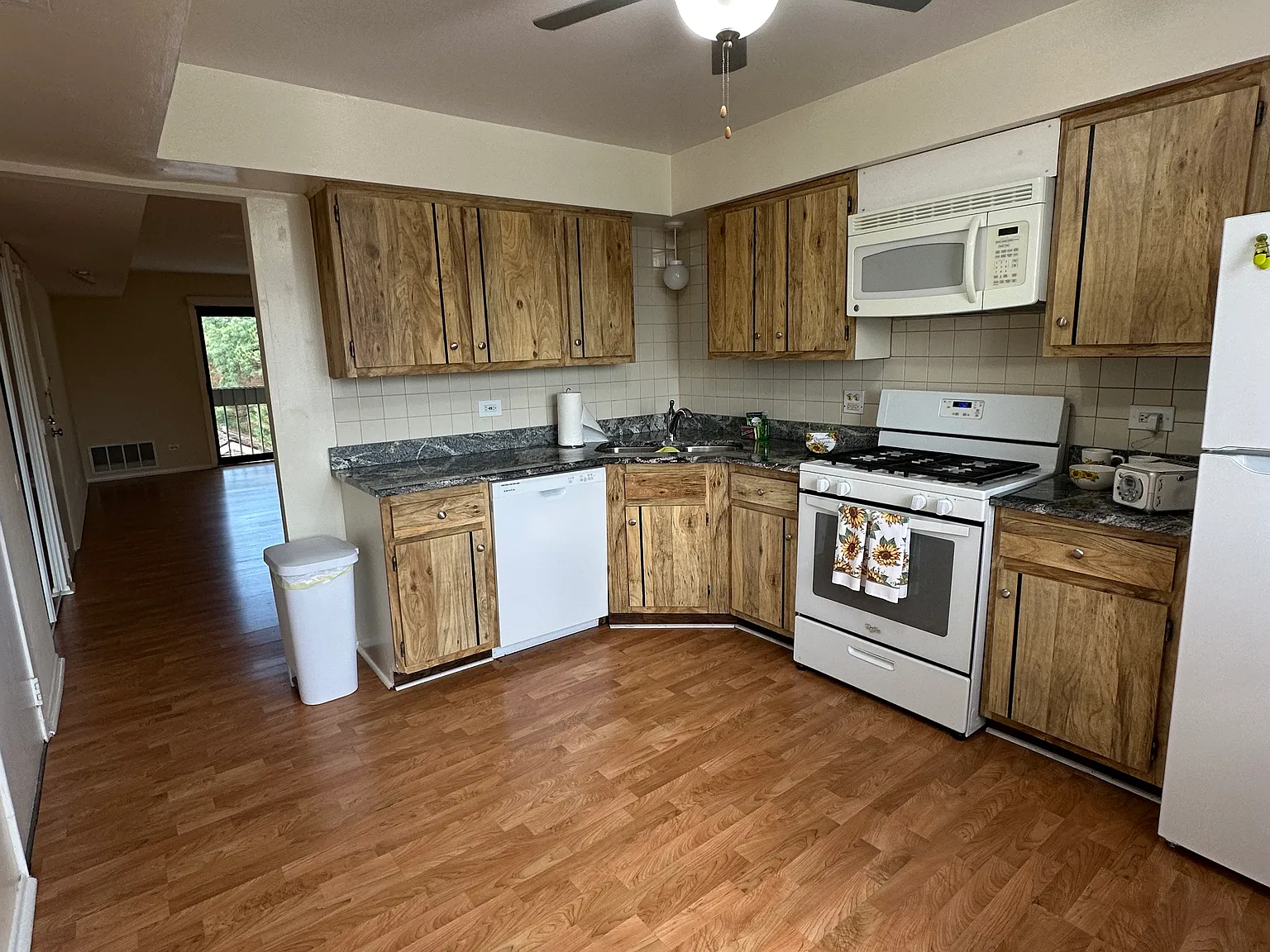 2 bed, $1,650 — Photo 3